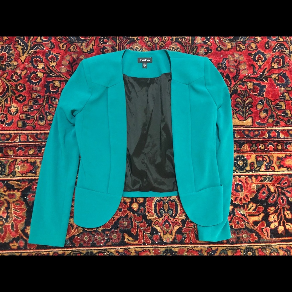 BEBE Buttonless Turquoise Suit Jacket